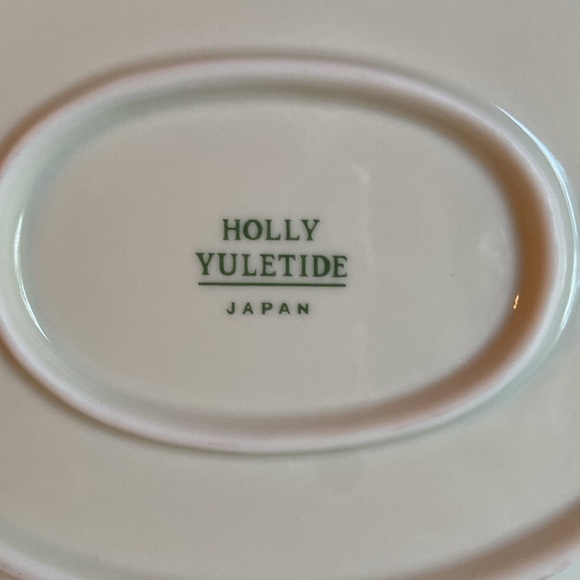 Holly Yuletide Gravy Boat with Attached Saucer Plate Holly Berries Gold Trim 8” - Picture 6 of 9